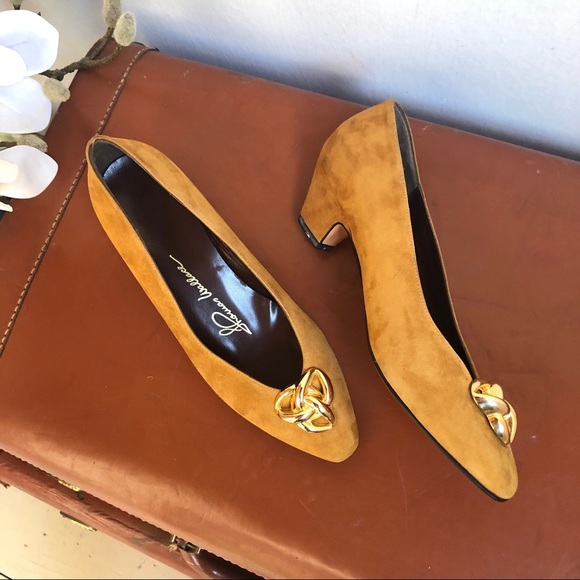 Never worn vintage 80s Thomas Wallace suede pumps - Picture 3 of 9